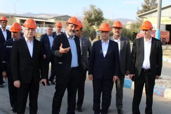 بازدید مدیرعامل بانک ملت از شرکت پتروشیمی ارومیه