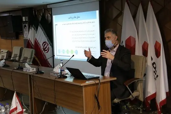 انتخاب دکتر قلی‌پور، مشاور مدیرعامل بیمه "ما" به عنوان دانشمند برتر جامعه و صنعت

