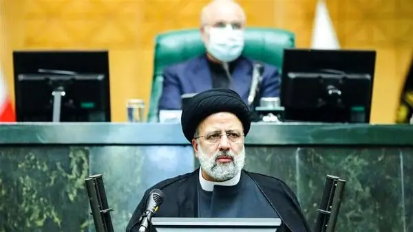 تمجید رئیسجمهوری از فولاد مبارکه در زمینه ساخت نیروگاه، خودتأمینی و جداسازی برق صنایع از برق خانگی