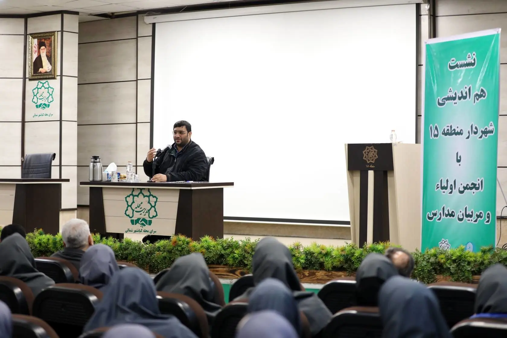 تحول مدارس با همکاری و مشارکت همگانی

