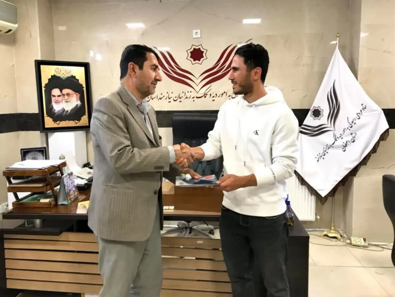 آزادی 2 زندانی غیرعمد اصفهانی با کمک کاپیتان تیم فوتبال سپاهان



