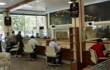 پرداخت نقدی کارت‌های شتابی از شعب بانک تجارت
