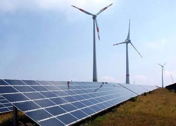 انرژیهای تجدیدپذیر جای سوختهای فسیلی را میگیرند