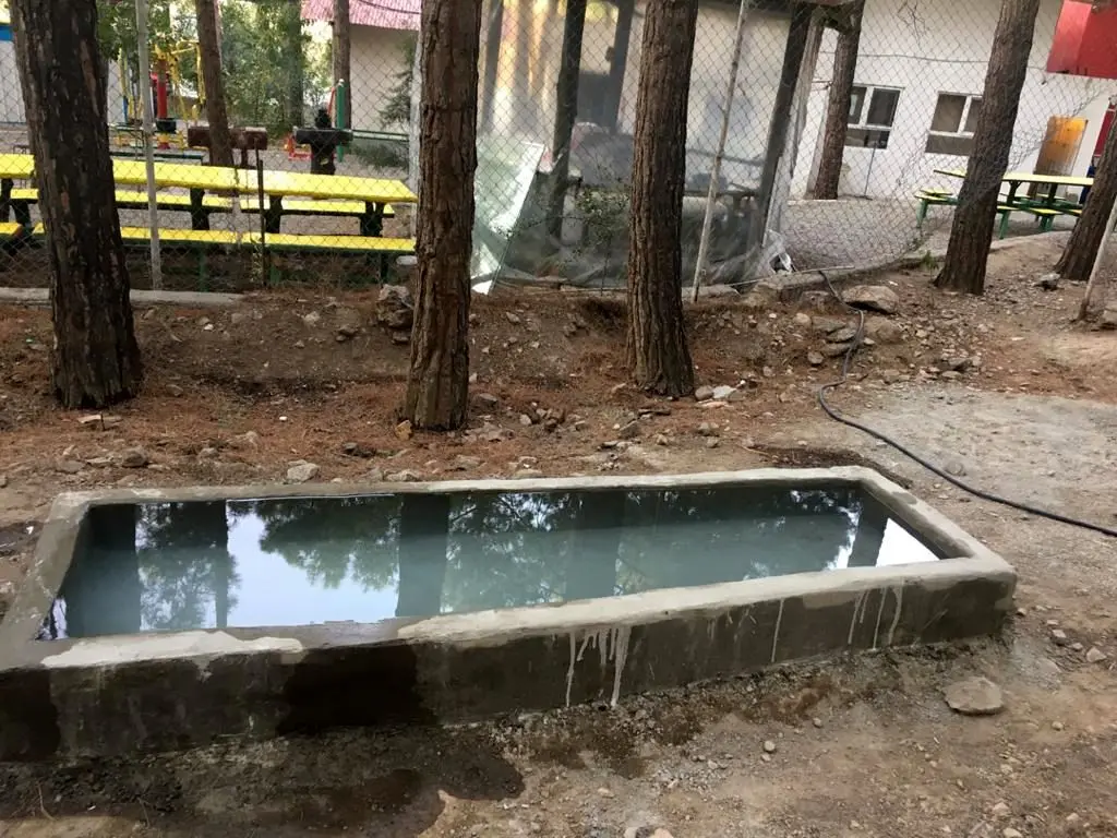 ساخت آبشخور برای حیوانات در جنگل سرخه‌حصار منطقه۱۳ 