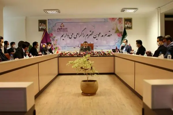 بازدید مدیرعامل بانک از شعب استان فارس و شرکت در جلسه اداری مدیریت استان