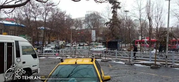 معابر شمال تهران شن پاشی و تردد در حال انجام است