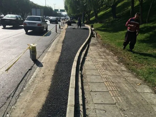 پهلوگاه اضطراری در حاشیه بزرگراه شهید همت