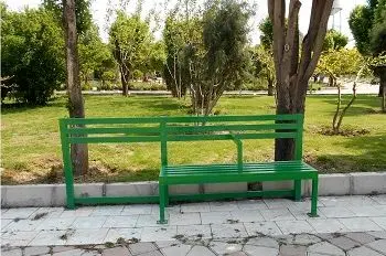 تجهیز بوستان های منطقه2 به مبلمان توان یاب

