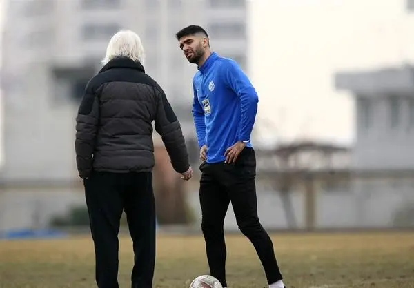 علی کریمی در بازی با پیکان ،استقلال را همراهی نمی کند