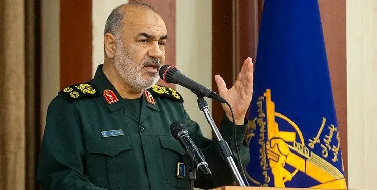 دشمن در حال عقب‌نشینی و ترک میدان است