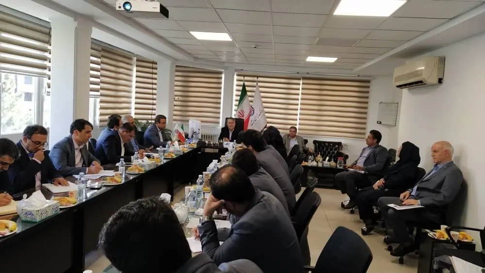 بررسی عملکرد شعب استان آذربایجان و اردبیل بانک ایران زمین 