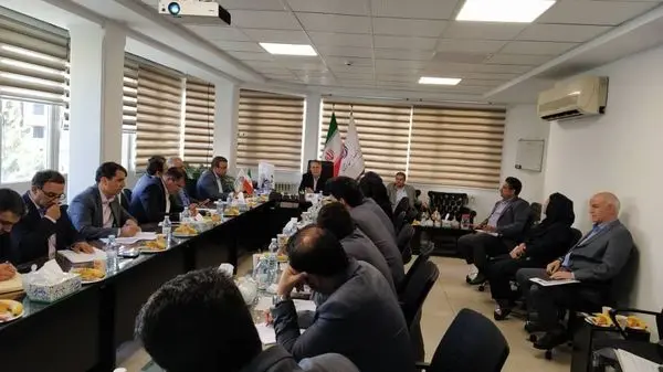 بررسی عملکرد شعب استان آذربایجان و اردبیل بانک ایران زمین 