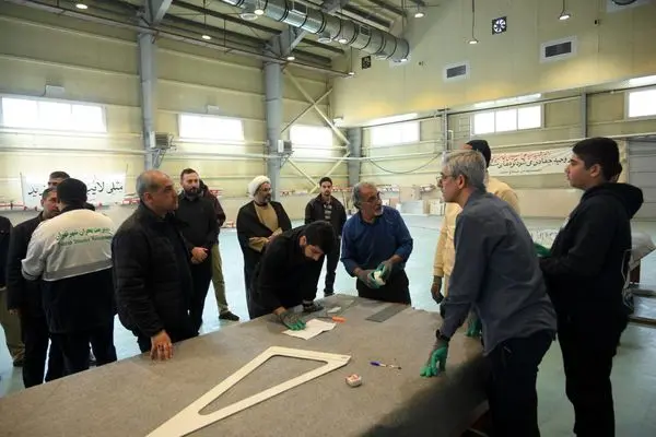 شیشه های ۲۶۵ واحد آسیب دیده از موج انفجار در منطقه یک تعویض شد