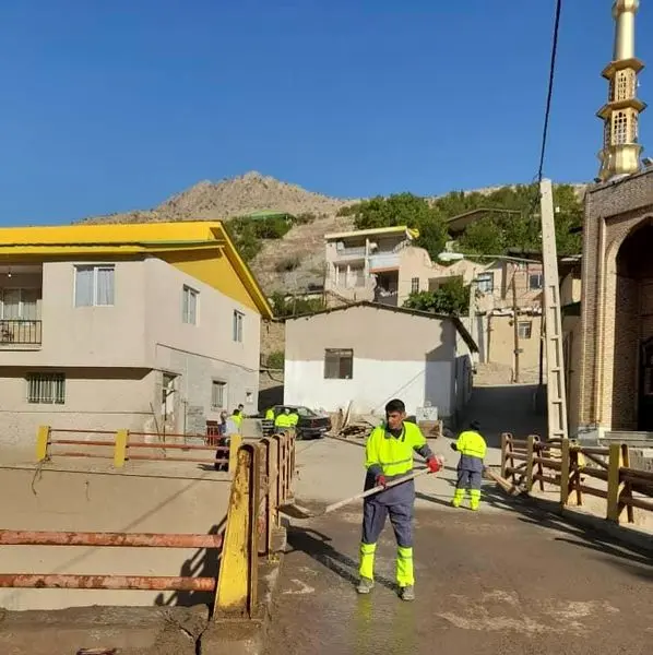 اعزام ماشین آلات و نیرو به روستاهای سیل زده رودهن توسط شهرداری منطقه۱۳