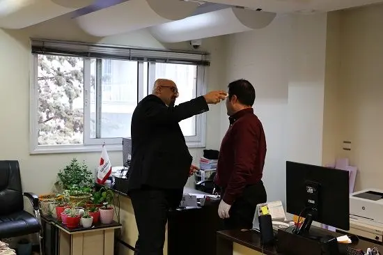 ضدعفونی کردن ساختمان ستاد مرکزی شرکت بیمه "ما" برای جلوگیری از شیوع ویروس کرونا