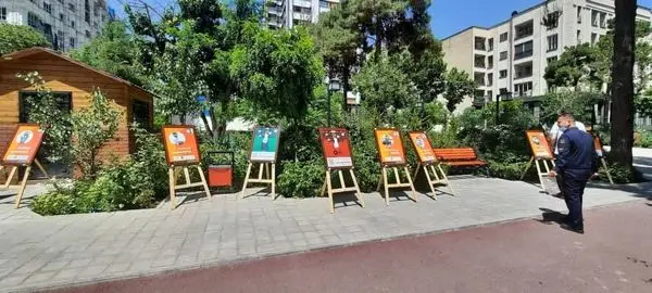 پوسترهای «مقابله با کار کودک» در بوستان ها و سرای محلات برپا شد