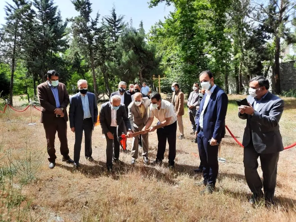 عملیات عمرانی ساخت مخزن بتنی آب در محله آرارات آغاز شد

