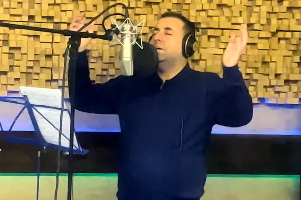 ضبط و میکس آهنگ «پیامبر بخشش» با صدای پیام عزیزى در ترکیه به پایان رسید