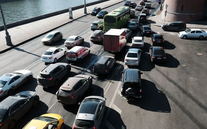 
تعقیب و گریز خنده‌دار پلیس و خانم‌راننده متخلف + عکس
