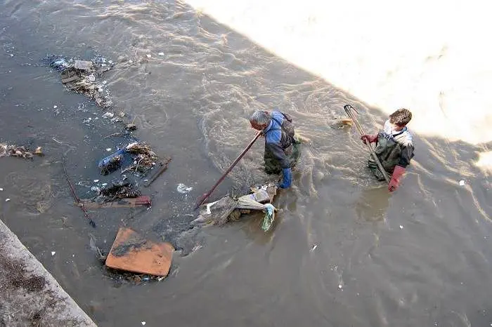 98 هزار متر طول کانال و انهار منطقه ۱۵ زیر ذره‌بین نیروهای خدمات شهری

