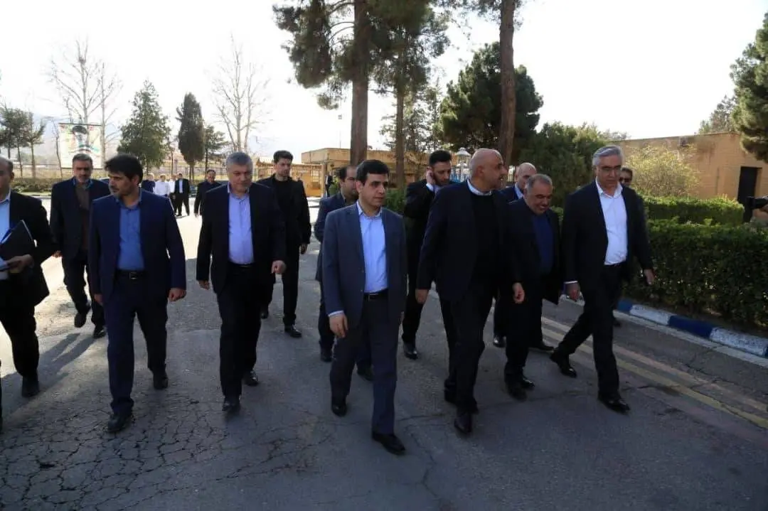 بازدید وزیر کار از پگاه لرستان؛ تأکید بر نقش پگاه لرستان در ایجاد اشتغال پایدار استان

