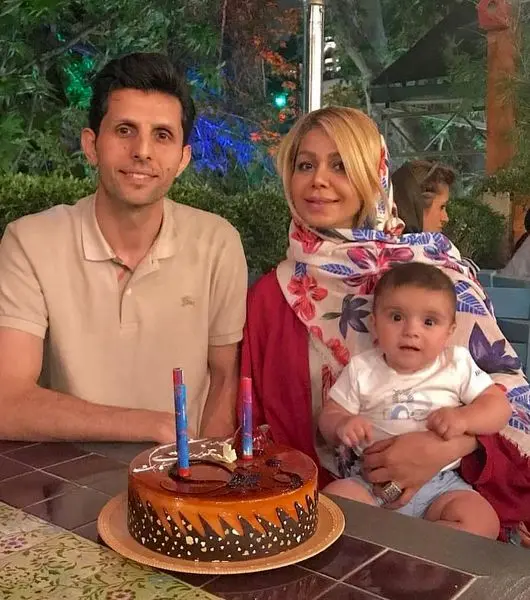 وحید طالب لو و خانواده در رستورانی شیک+عکس