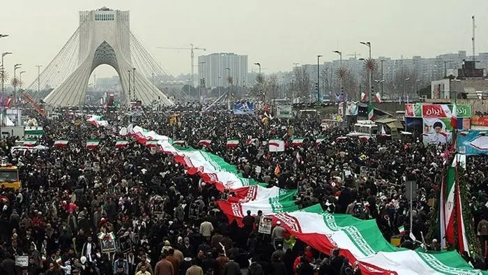 سرویس‌دهی رایگان متروی تهران در روز ۲۲ بهمن ماه ۹۹
