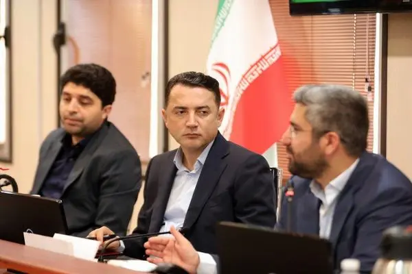رشد چند برابری جابجایی تیرهای برق معارض در بافتهای فرسوده