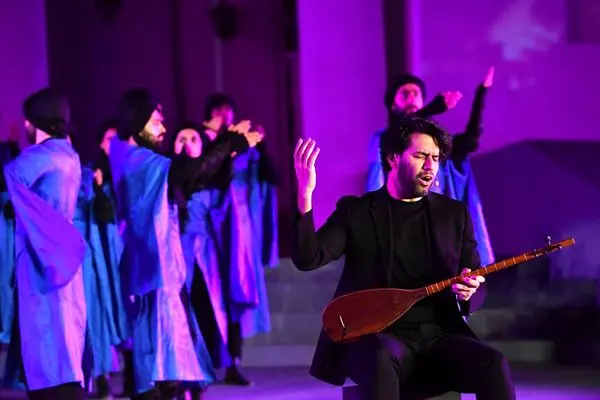 سهراب پورناظری «سیصد» را به صحنه میبرد