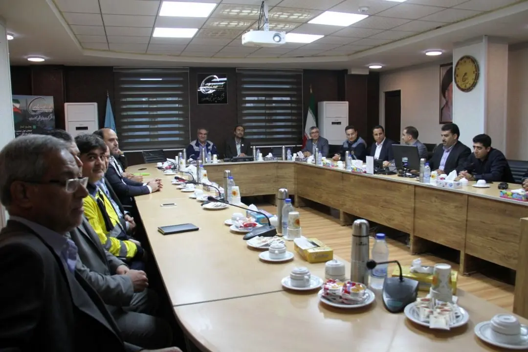 تاکید مدیرعامل هلدینگ خلیج فارس بر متنوع تر شدن محصولات پتروشیمی کارون

