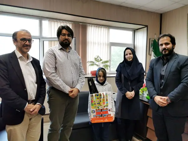 تقدیر از برترین های منطقه 11 در جشنواره "تهران، شهری که من دوست دارم"  

