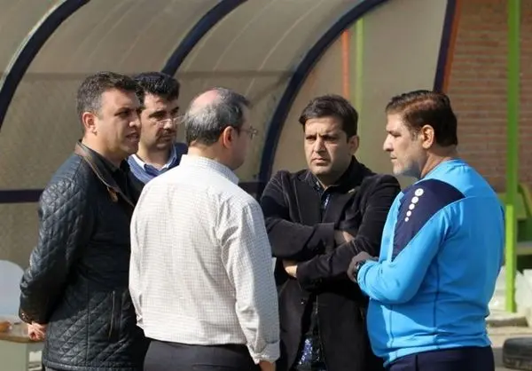 مهاجری از نساجی جدا شد