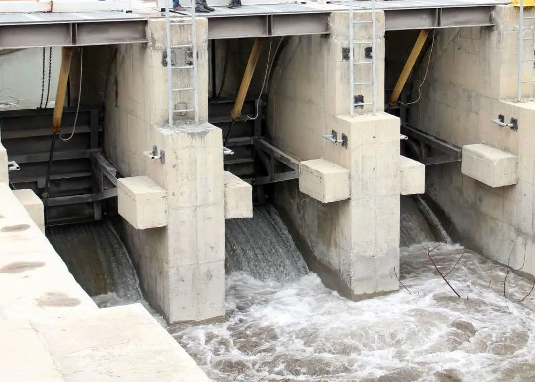 آغاز فرآیند آبگیری دریاچه شهدای خلیج فارس

