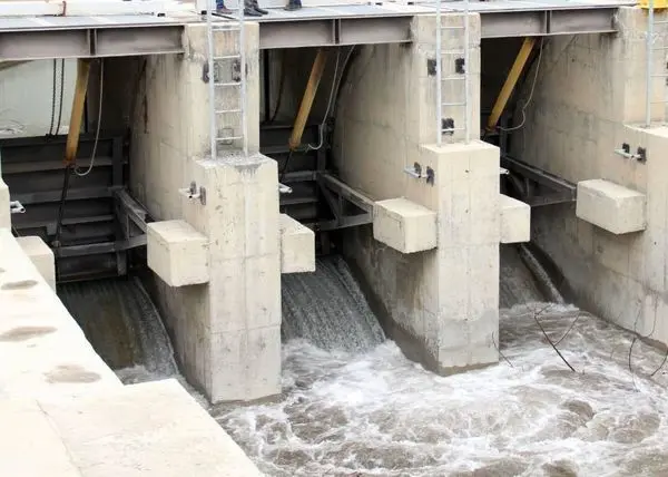 آغاز فرآیند آبگیری دریاچه شهدای خلیج فارس

