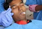 دکتری که مغزش نصفه است+عکس
