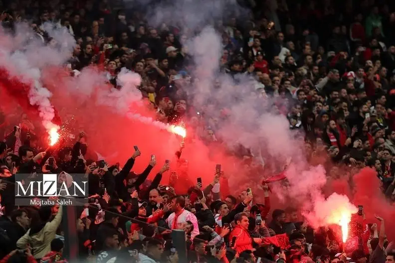 بازداشت ۲ تماشاگر زن مسابقه پرسپولیس- تراکتور