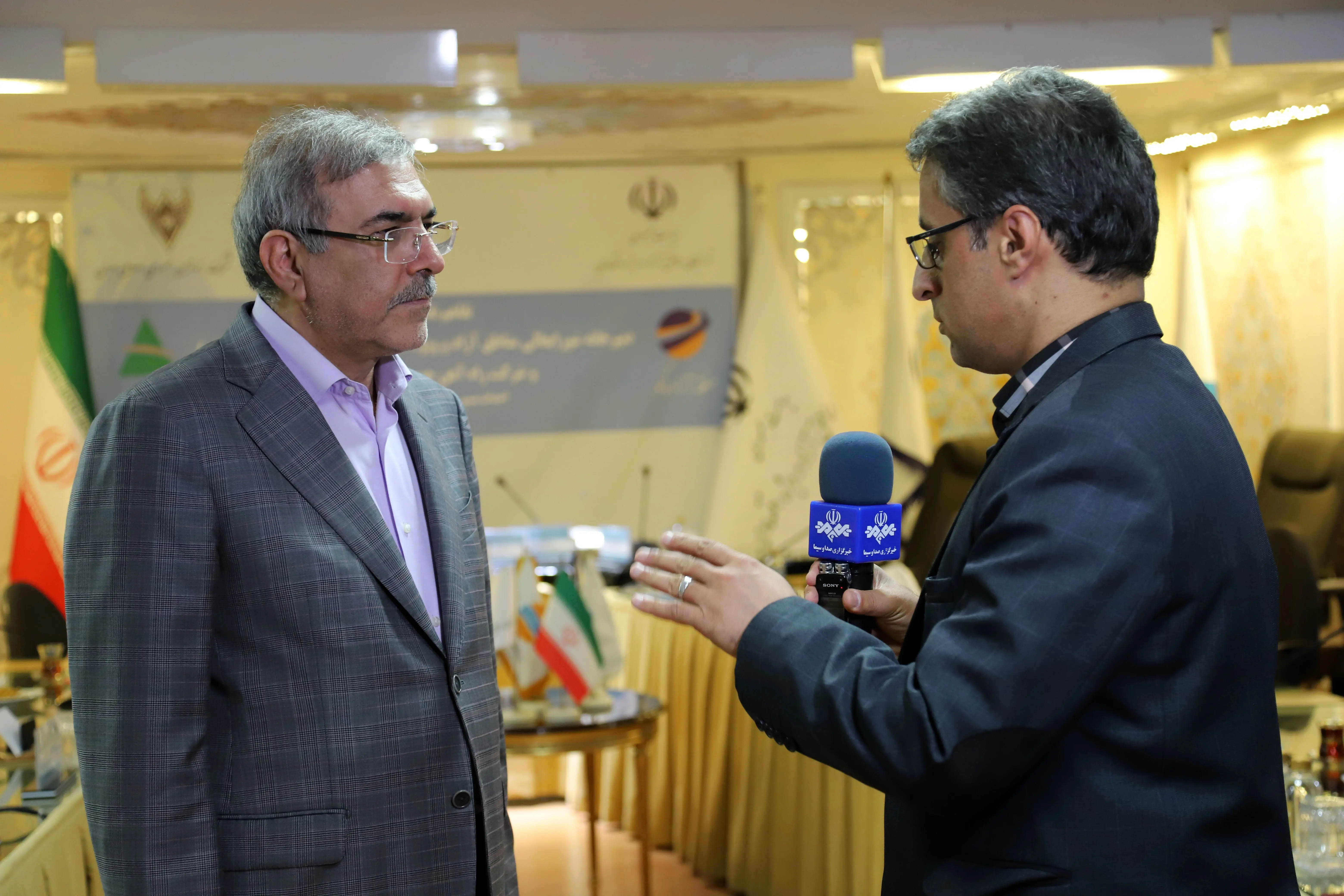 لزوم تقویت اقتصاد پیرامونی در مناطق آزاد