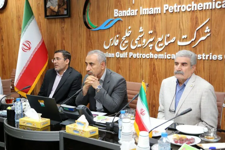 دیدار دادستان و رئیس اداره محیط زیست با مدیرعامل پتروشیمی بندرامام

