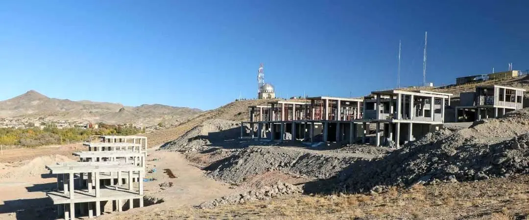 فاز نخست پروژه مجموعه گردشگری وهتل بافت، تابستان آینده به بهره برداری می رسد

