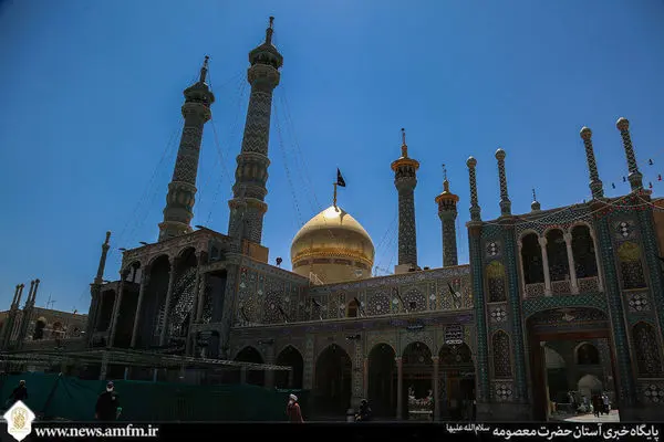 اقامه نماز عید فطر در حرم مطهر کریمه اهلبیت(س)