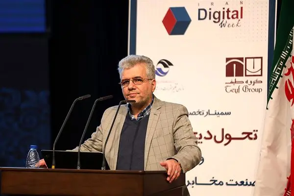 درآمد اپراتورها از پیامک به صفر رسیده است