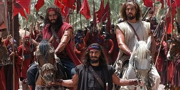 خانواده فرماندهان شهید به تماشای «رستاخیز» نشستند