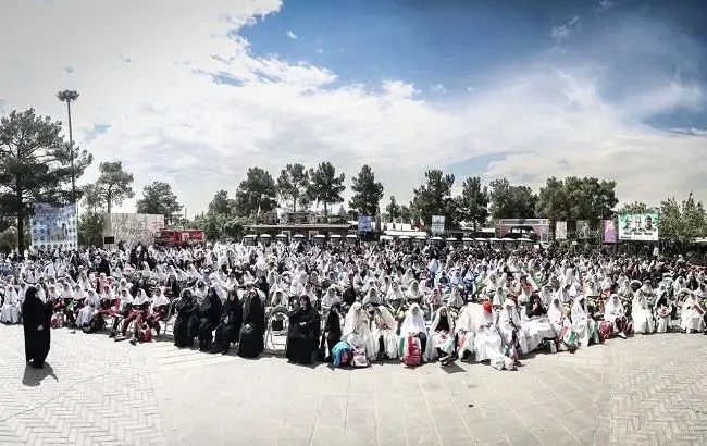کار تمیز فرهنگی؛ جشن بزرگ "دختران بهشت" در گلزار شهدای بهشت زهرا (س) برگزار شد

