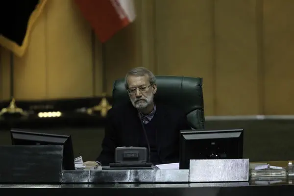 توضیح لاریجانی درباره افزایش حقوق های سال آینده