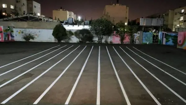 خطکشی محوطه مدارس منتخب منطقه ۲۲ با رنگ و بوی مهر