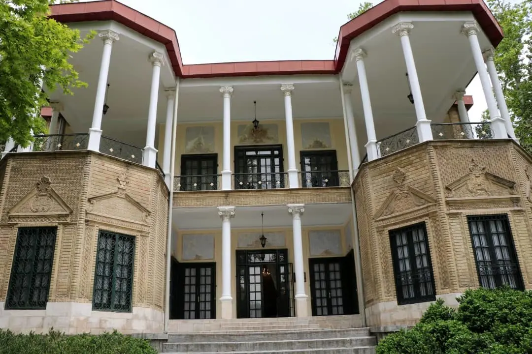 کاخی به وسعت تاریخ
