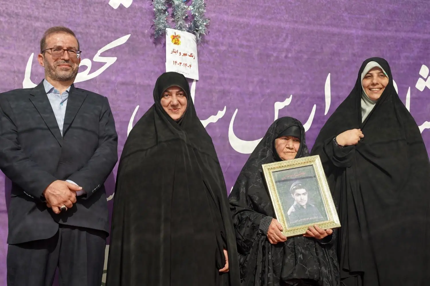  زنگ مهر و ایثار در منطقه۸ نواخته شد