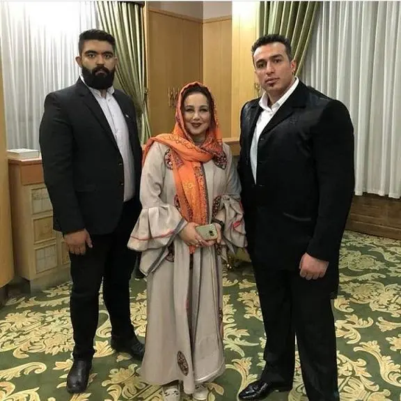 
عروسک بهنوش بختیاری! +عکس
