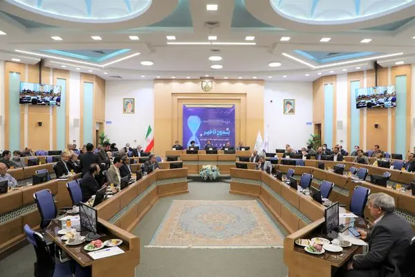 کمبود 2.5 متر مکعب بر ثانیه ای آب استان اصفهان در زمان پیک مصرف