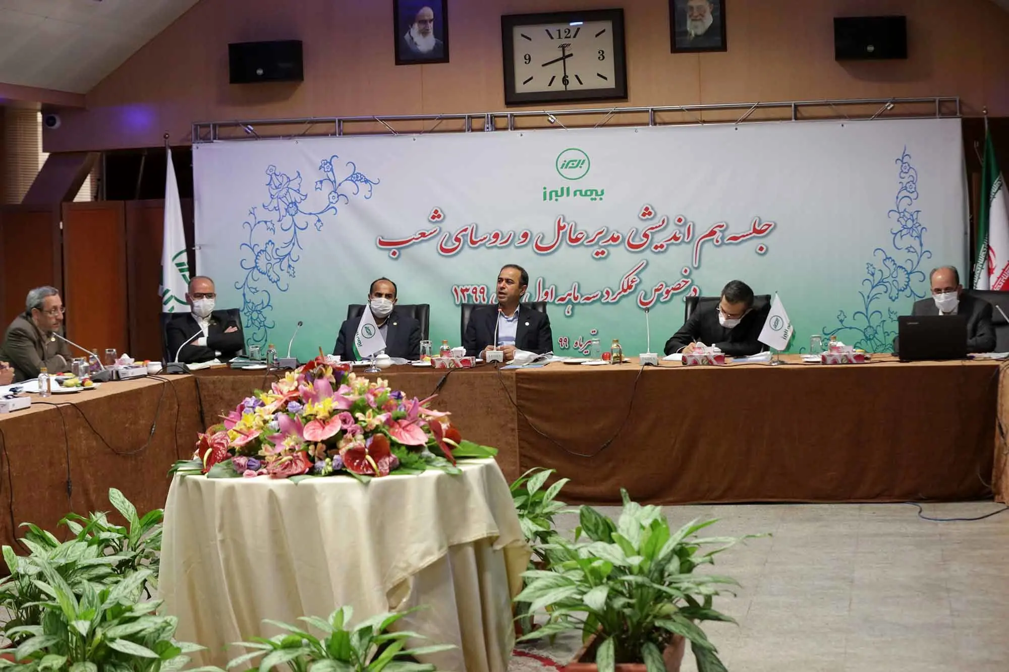 باید در جهت توسعه فروش بیمه های خرد و تلاش برای افزایش نرخ تمدید و چسبندگی مشتریان گام برداریم
